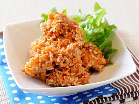 柿の種のリメイク 鶏のクランチ揚げのレシピ 作り方 Happy Recipe ヤマサ醤油のレシピサイト