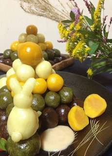 みんなのレシピ お月見うさぎ 黒糖団子のレシピ 作り方 Happy Recipe ヤマサ醤油のレシピサイト