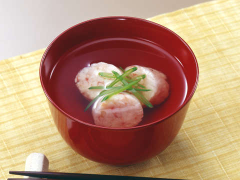 えび団子汁のレシピ 作り方 Happy Recipe ヤマサ醤油のレシピサイト