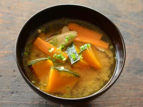 かぼちゃの味噌汁のレシピ 作り方 Happy Recipe ヤマサ醤油のレシピサイト