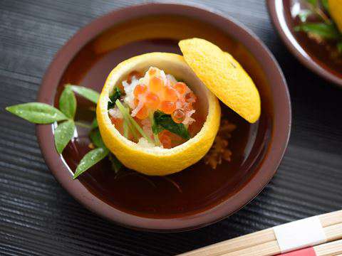 イクラのおろし和え ゆず釜にて のレシピ 作り方 Happy Recipe ヤマサ醤油のレシピサイト