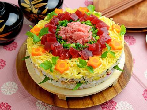 ひな祭りにケーキ押し寿司のレシピ 作り方 Happy Recipe ヤマサ醤油のレシピサイト