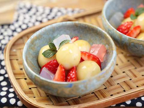 おから入り白玉団子の苺みたらしのレシピ 作り方 Happy Recipe ヤマサ醤油のレシピサイト