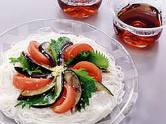夏野菜の彩りそうめんのレシピ 作り方 Happy Recipe ヤマサ醤油のレシピサイト