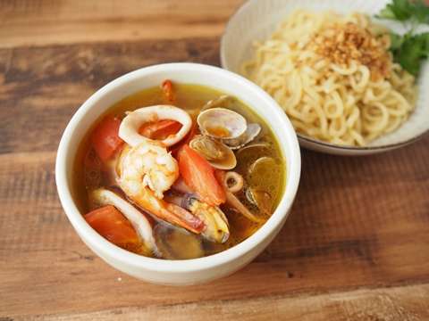 ペスカトーレ風オリーブつけ麺のレシピ 作り方 Happy Recipe ヤマサ醤油のレシピサイト