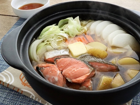 北海道石狩風鍋 しょうゆ味 のレシピ 作り方 Happy Recipe ヤマサ醤油のレシピサイト