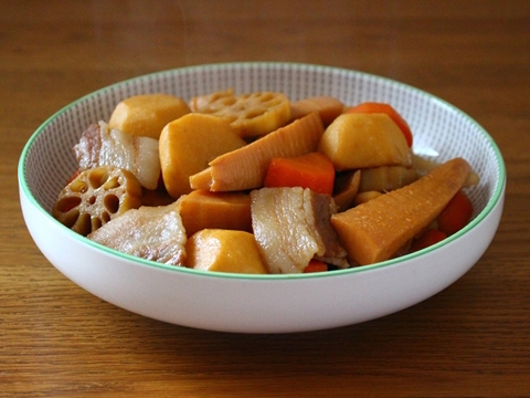 根菜と豚肉の炒り煮のレシピ 作り方 Happy Recipe ヤマサ醤油のレシピサイト