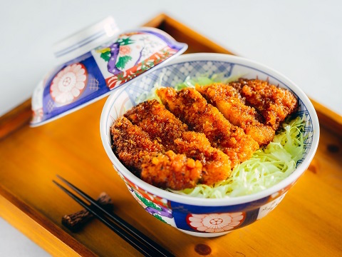 和風ソースカツ丼のレシピ 作り方 Happy Recipe ヤマサ醤油のレシピサイト