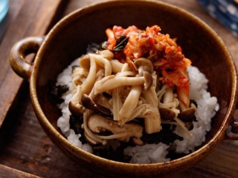 きのこナムル丼のレシピ 作り方 Happy Recipe ヤマサ醤油のレシピサイト
