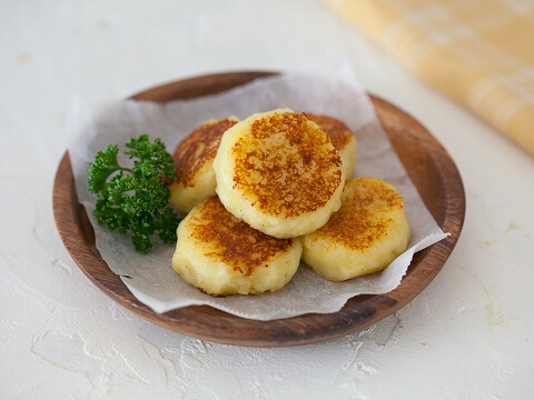 じゃがいものチーズおやきのレシピ 作り方 Happy Recipe ヤマサ醤油のレシピサイト