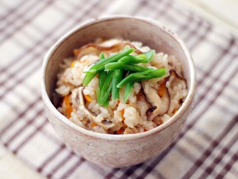 ツナ缶の五目炊き込みご飯のレシピ 作り方 Happy Recipe ヤマサ醤油のレシピサイト