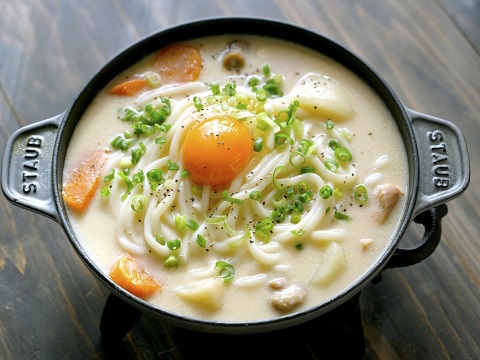 シチューうどんのレシピ 作り方 Happy Recipe ヤマサ醤油のレシピサイト