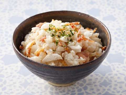 梅干しと長芋のさくさく混ぜご飯のレシピ 作り方 Happy Recipe ヤマサ醤油のレシピサイト