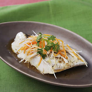 中華風白身魚のレンジ蒸しのレシピ 作り方 Happy Recipe ヤマサ醤油のレシピサイト